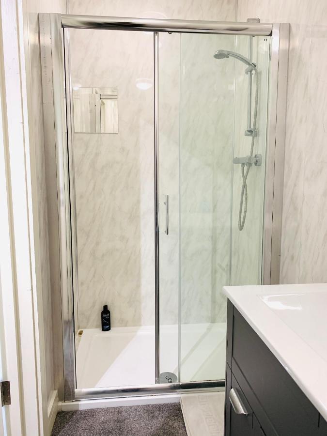 Elthorne Luxury Apartments - أوكسبريدج المظهر الخارجي الصورة