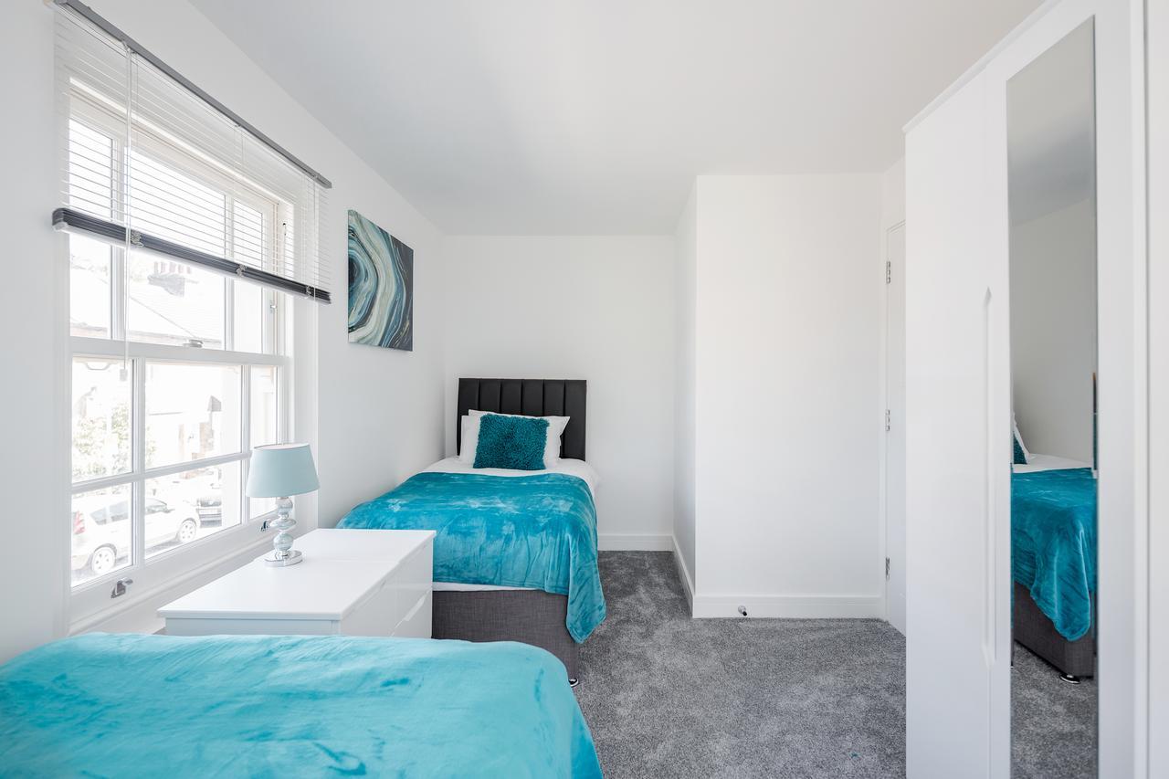 Elthorne Luxury Apartments - أوكسبريدج المظهر الخارجي الصورة